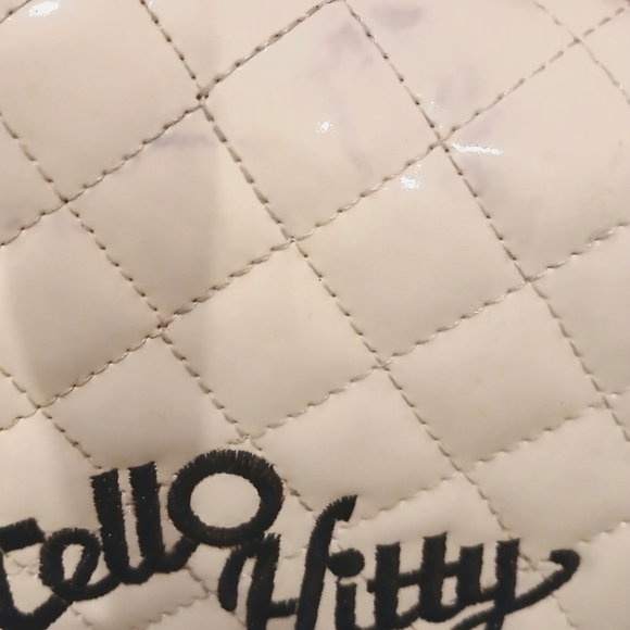 Hello Kitty Crossbody Handbag Clutch - Picture 10 of 11